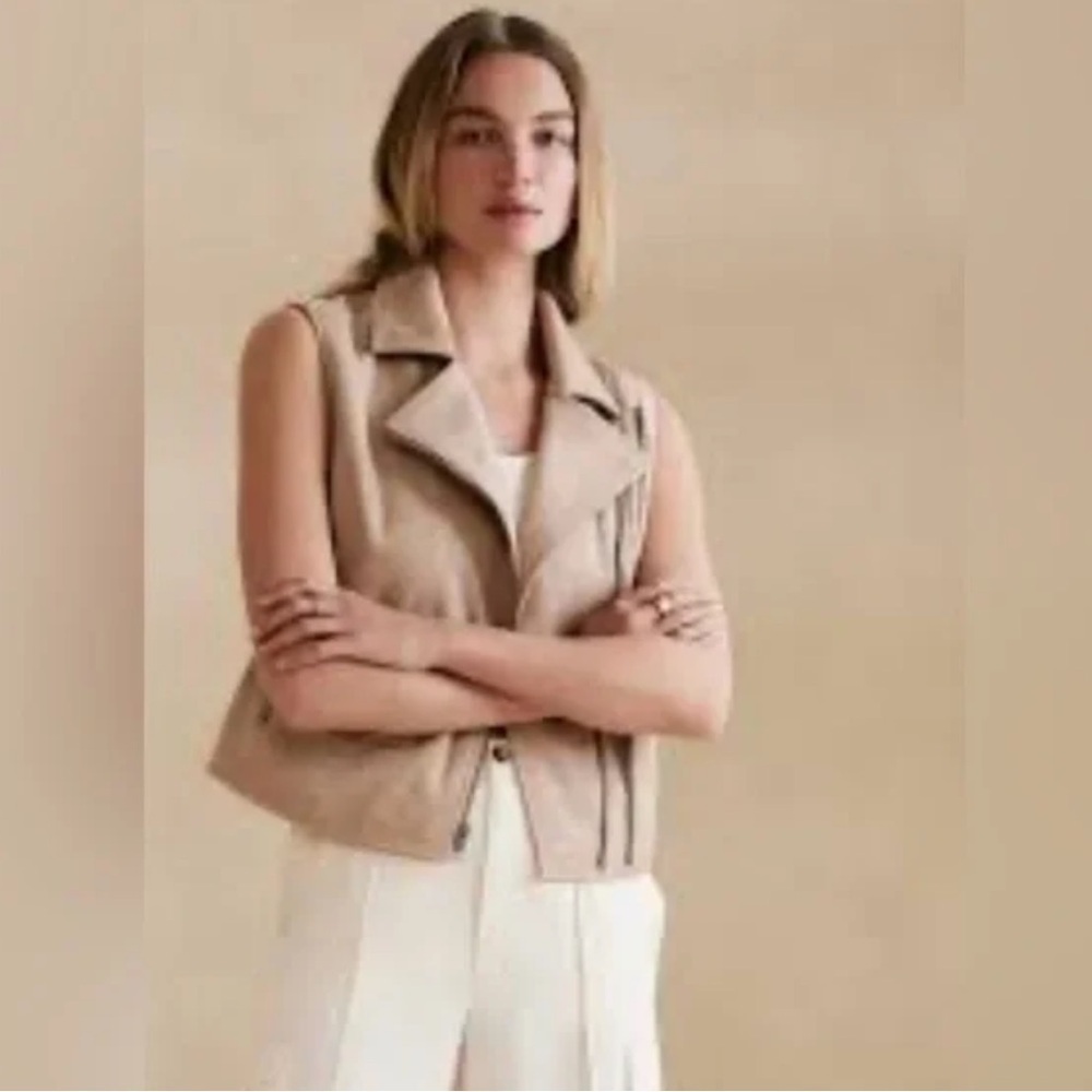 Banana Republic Women’s Tan Asymmetrical Zipper Faux Suede Moto Vest. Size:Small